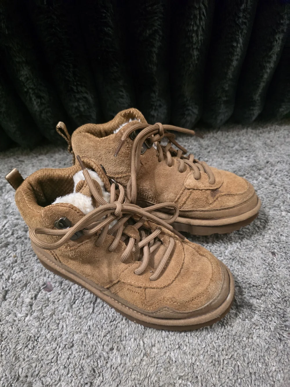 UGG Kids Chestnut Suede Lace-Up Shearling Boots